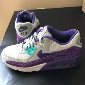 Nike Women’s Air Max 90